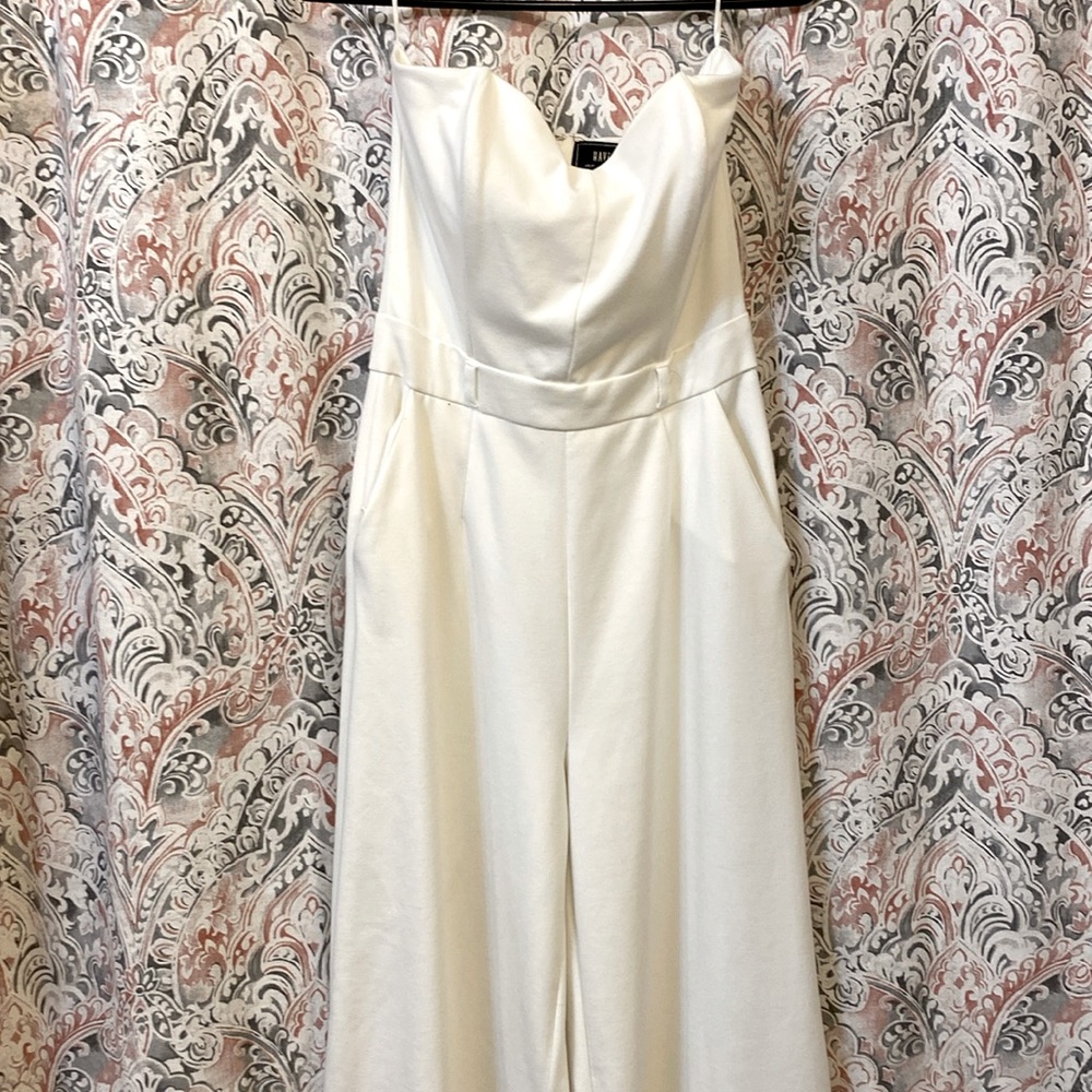 Very chic white jumpsuit